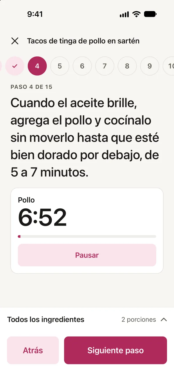 Cocinando Tacos de tinga de pollo en sartén con Good Fork: paso 4 de 15, con el temporizador del pollo en marcha.
