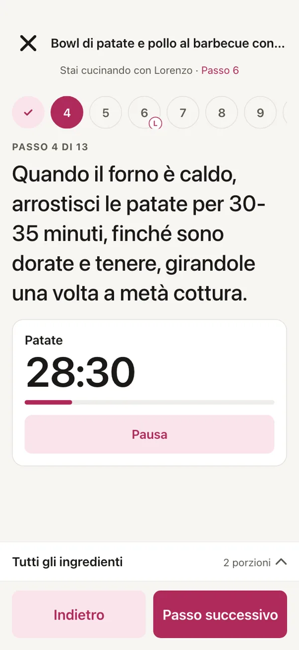 «Bowl di pollo barbecue» in cucina con Lorenzo in Good Fork: sei al passo 4 con il timer delle patate in corso, e Lorenzo è al passo 6.