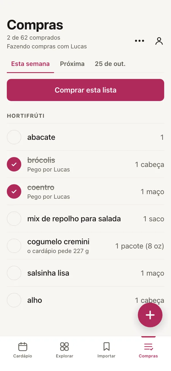 A lista de compras em Good Fork, fazendo compras com Lucas: brócolis e coentro estão marcados, cada um com “Pego por Lucas”.
