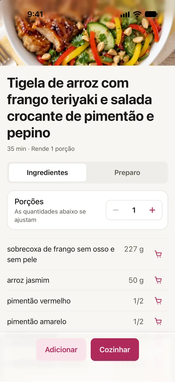 Tigela de arroz com frango teriyaki e salada crocante de pimentão e pepino para 1 porção em Good Fork, com todas as quantidades recalculadas: 227 g de sobrecoxa de frango e 50 g de arroz jasmim.