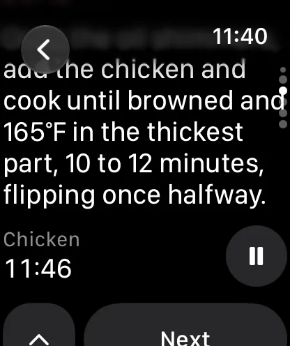 In cucina con Apple Watch: il passo per rosolare il pollo, con il suo timer a 11:46.